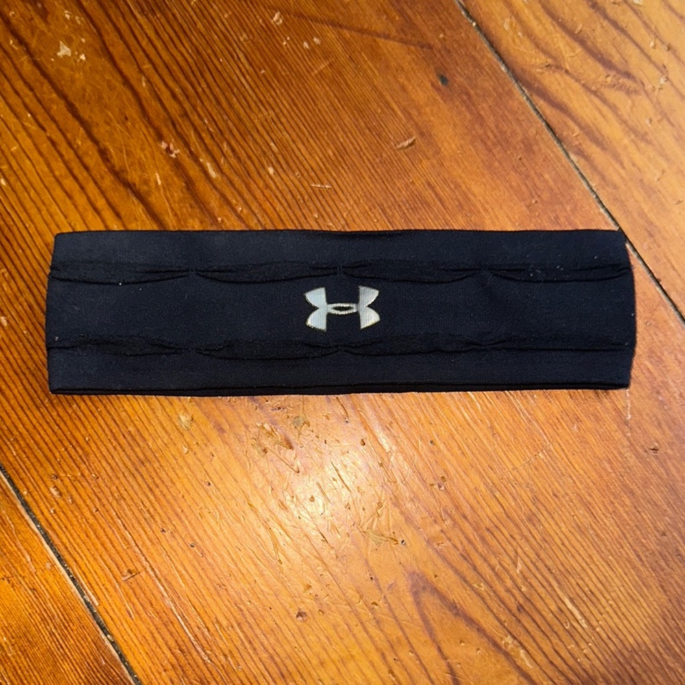 Under Armour Black and White Logo Headband